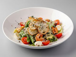 Салат Цезар з креветками (300г)