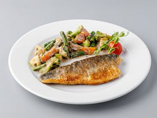 Філе сібаса з овочами (300г)