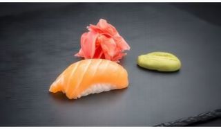 Суші лосось
