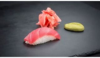 Суші тунець