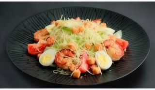 Салат Цезар із тигровими креветками (230г)