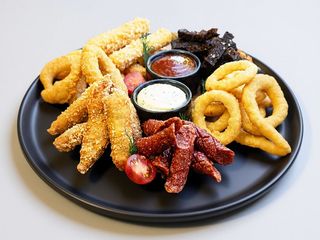 Асорті гарячих закусок (580/60г)