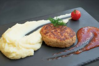 Картопляне пюре з котлетою зі свинини (230/90/30г)