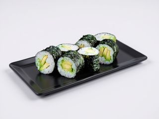 Макі з авокадо (120г)