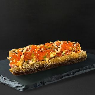 Хот дог з лососем та тунцем