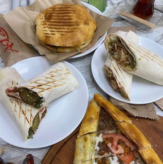 Донер в булці з куркою