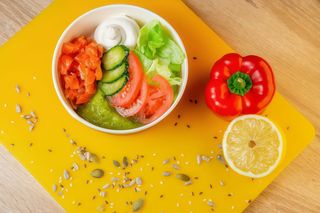 Боул з лососем 