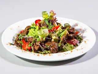 Салат з курячою печінкою (250г)