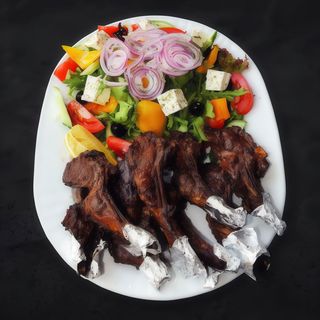 Набір каре баранини та Грецький салат (650/200г)