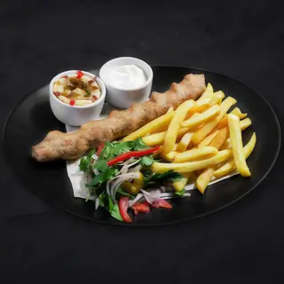 Кебаб з курятини та картопля фрі і соус (200/100/50г)