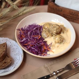 Дитячий сніданок з вершковим пюре, індичими фрикадельками в сирному соусі (330г)