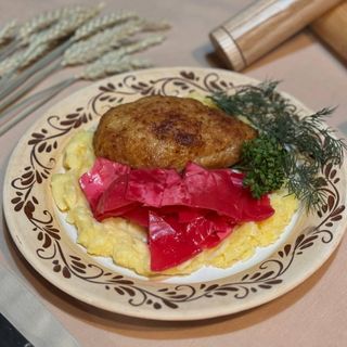 Фірмова котлета з картопляним пюре  (180/150/30г)