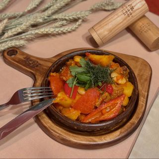 Чанахи по-закарпатськи з м'ясом та квасолею