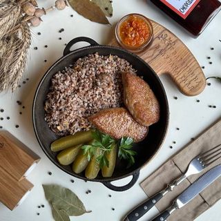 Домашні котлети з гречаною кашею та печерицями (150/150/90)