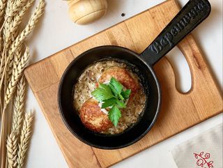 Котлети курячі з грибним соусом (180г)