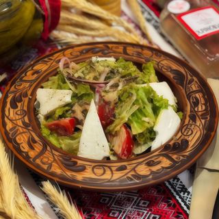 Салат з курячою печінкою та грушею (230г)