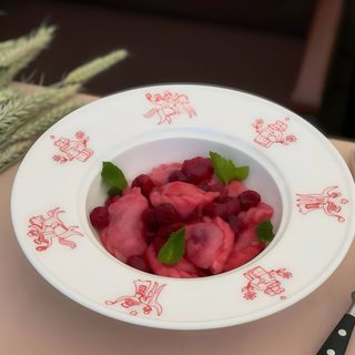 Вареники з вишнею з тонкого тіста (150/50г)