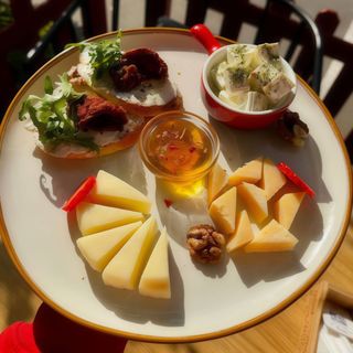 Сирна тарілка (180/30/20г)