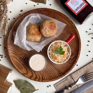 Рибні котлети зі щуки з соусом Хрін (160/30г)
