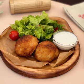 Рибні котлети зі щуки з соусом Хрін (160/30г)