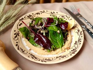 Зелений салат з хумусом та гливами (190г)