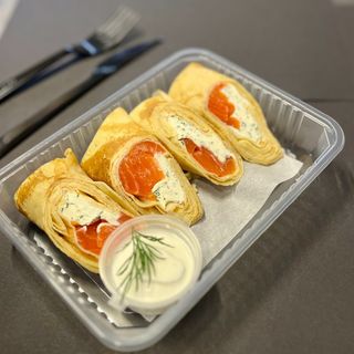 Млинці з лососем та крем сиром 250г.