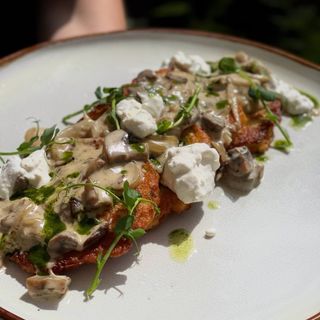 Гуцульську дедуни з трьома видами грибів  та бринзою (280 г)