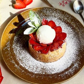 Пиріг з полуницею та морозивом(210г)