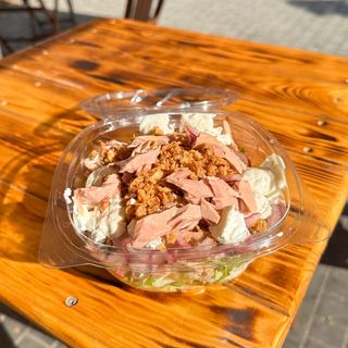 Бокс з тунцем