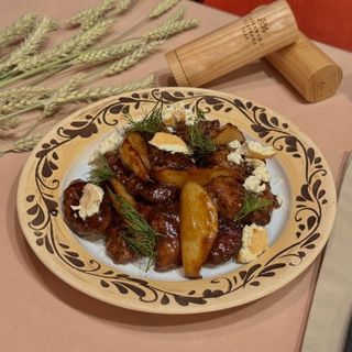 Карамелізована печінка згрушею та фермерським сиром (280г)