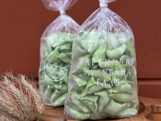 Вареники зі шпинатом куркою та сиром сулугуні