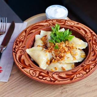 Вареники з копченою куркою та картоплею (220/30г)