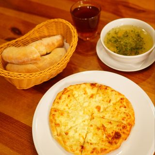  Курячий бульйон  + Хачапурі на вибір 