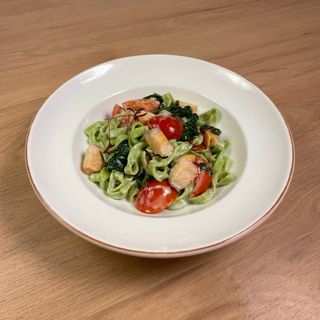 Паста з лососем та шпинатом (290г)