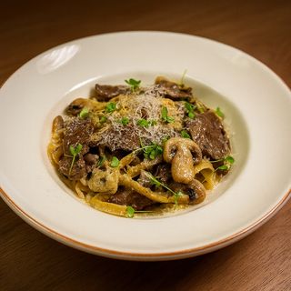 Паста з томленими телячими щічками (280г)