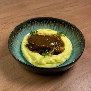 НОВИНКА - Томлені телячі щічки з картопляним (360г)