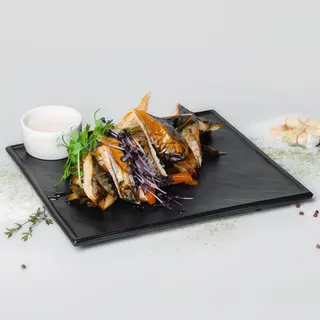 Скумбрія з овочами (210/30г)
