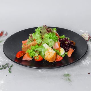 Салат Цезар з лососем (200г)