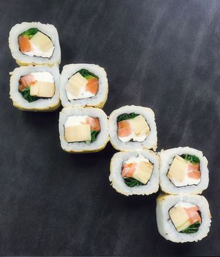 Каліфорнія сьомга тамаго (250г)