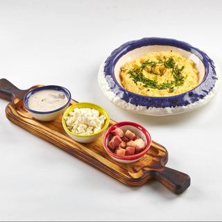 Банош: + добавки, грибний соус, бекон, бринза(300гр)