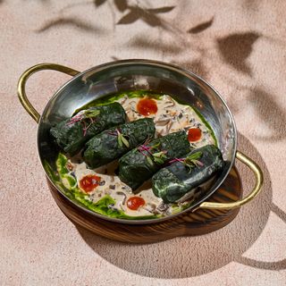 Голубці з рваною свининою та грибним соусом(260)