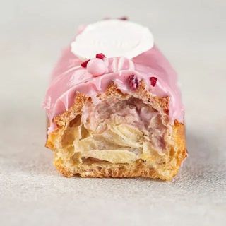 Еклер полуниця