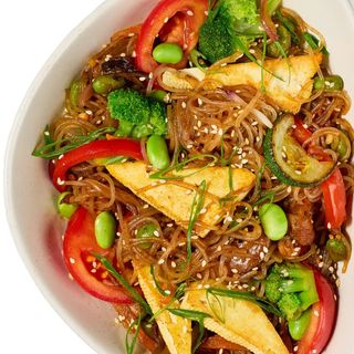 Прозора локшина з овочами