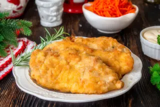 Відбивна куряча з соусом (100/50г)