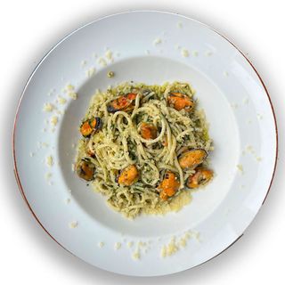 Домашня паста з мідіями (300 г) та Салатик