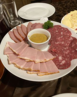 М'ясне плато (300/50г)