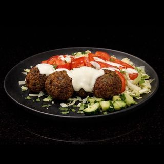 Фалафель на тарілці 