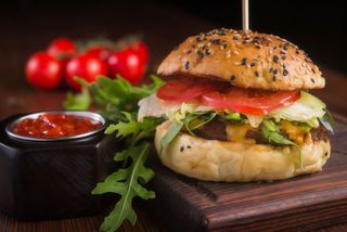 Бургер зі свининою та Дор блю (290г)