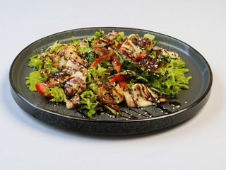 Салат з вугрем