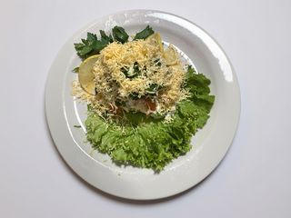 Салат з сьомгою  (170/5г)